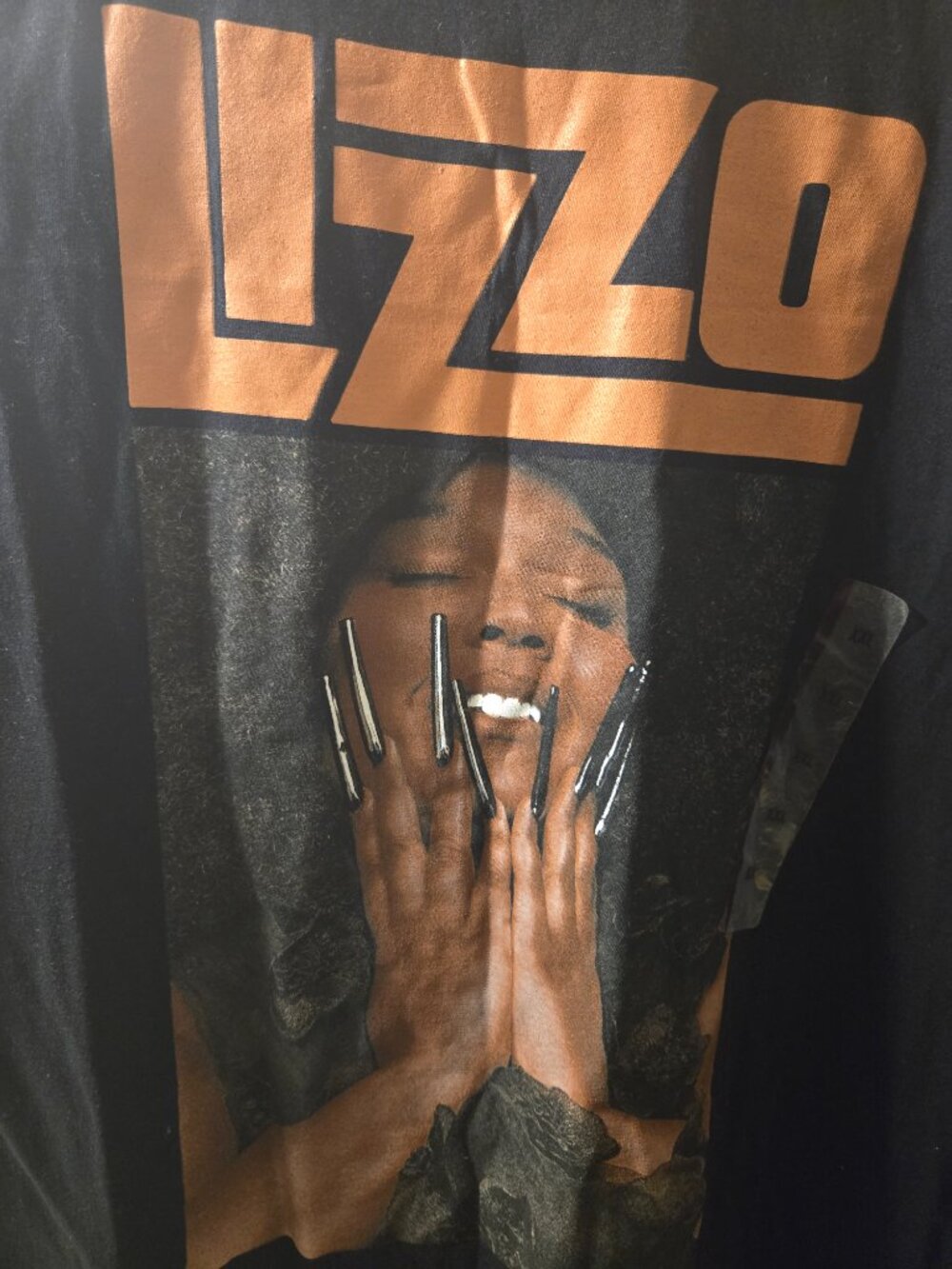 Lizzo tee - Picture 3 of 5